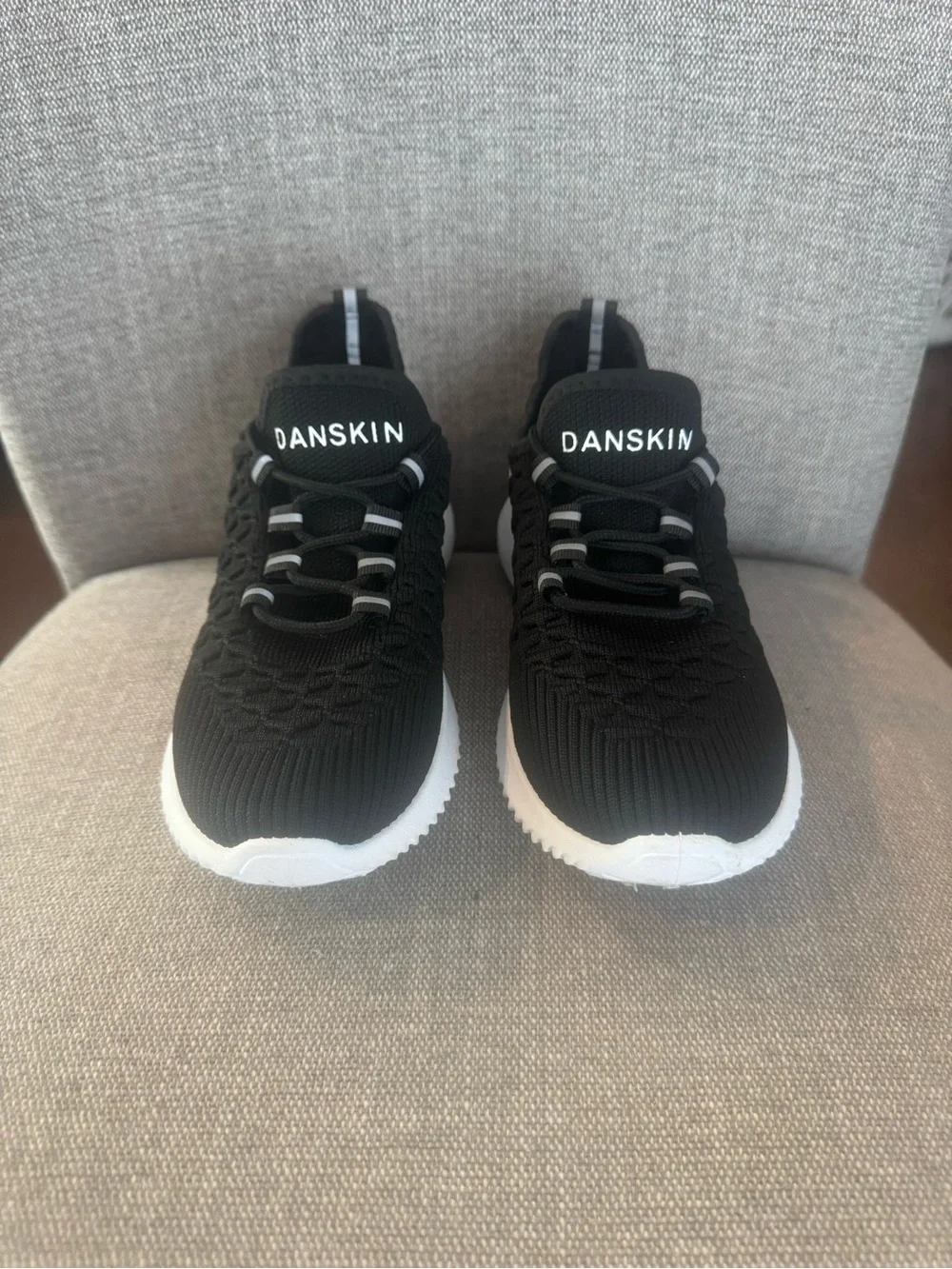 Danskin Size 7 Black Lightweight Athletic Sneakers Athleisure Running Shoes